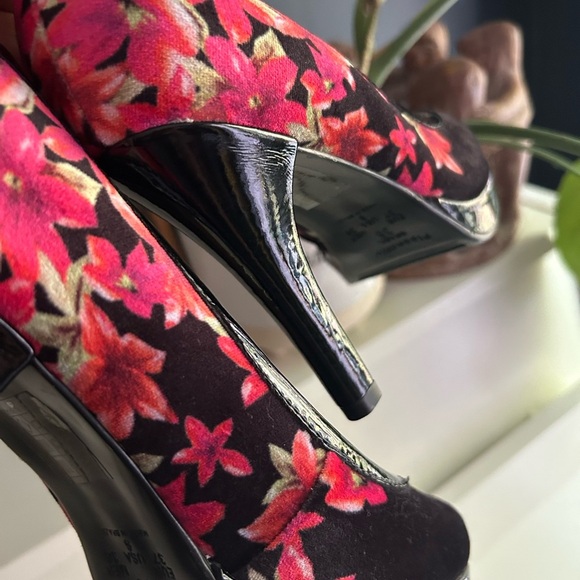 Picadilly Fashion Black and Pink Floral Heels 6 - Picture 1 of 16
